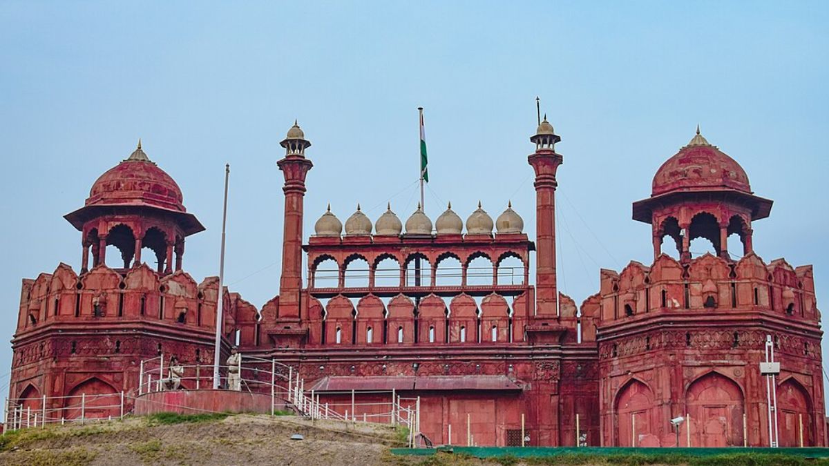red fort bows to sikh gurus a confluence of history and faith