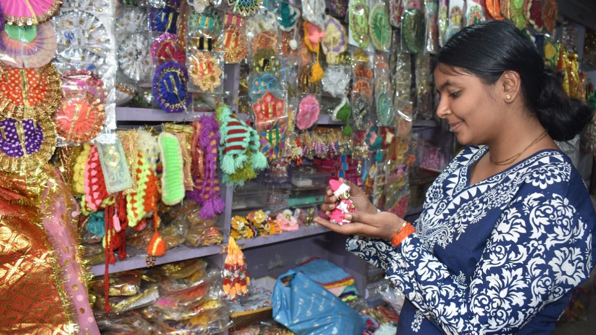 krishna attire changes this winter will be dressed in jacket and tracksuit