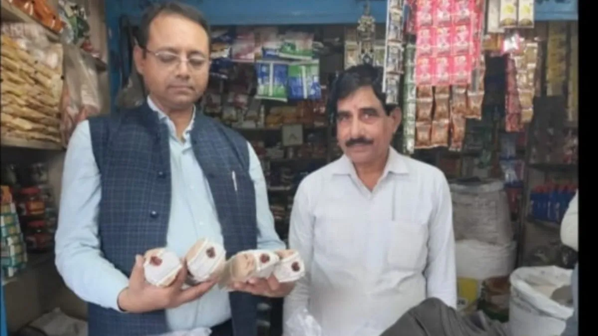 बरेली: चायपत्ती और लड्डू में जानलेवा रंग, 28 खाद्य नमूने फेल; FSD ने दो को 'असुरक्षित' घोषित किया
