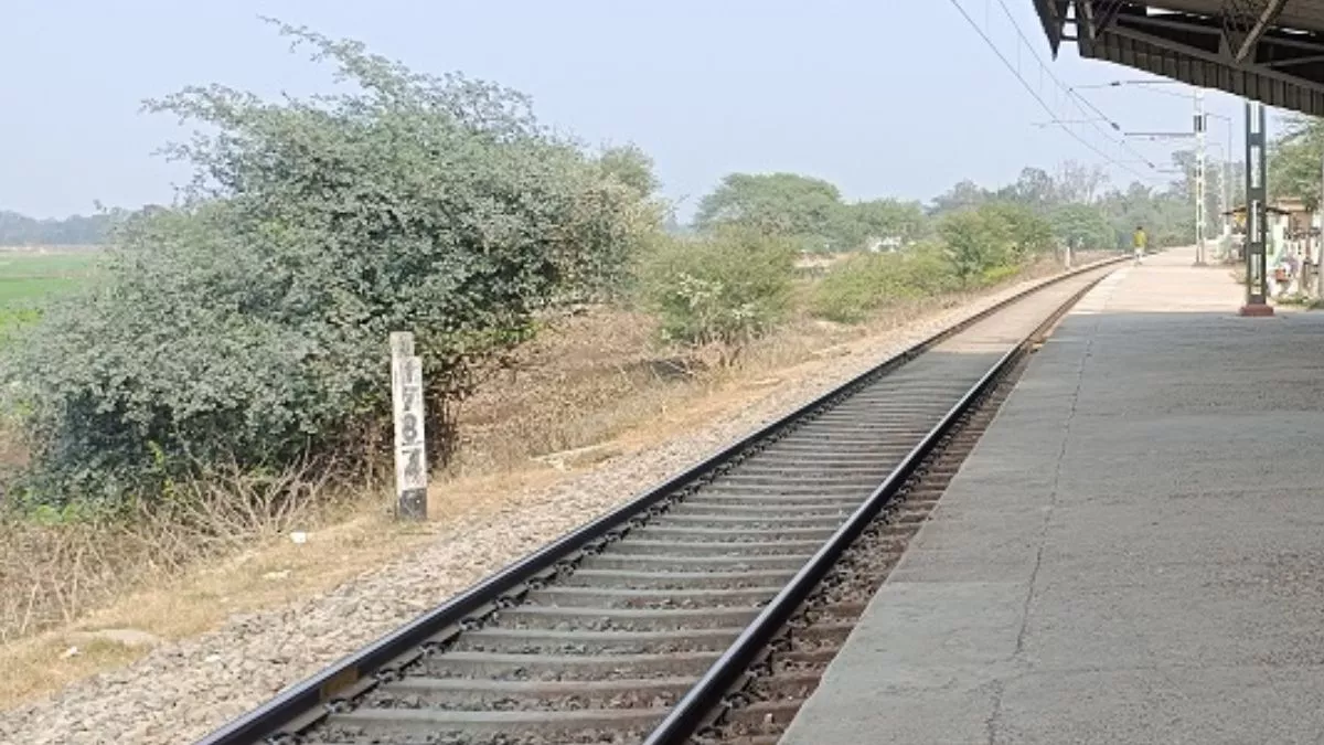 maharajganj railway land acquisition recovery of 21 point 61 lakhs expedited