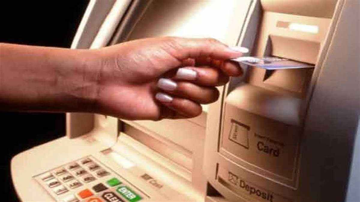 atm card swapping fraud 78000 stolen police complaint filed