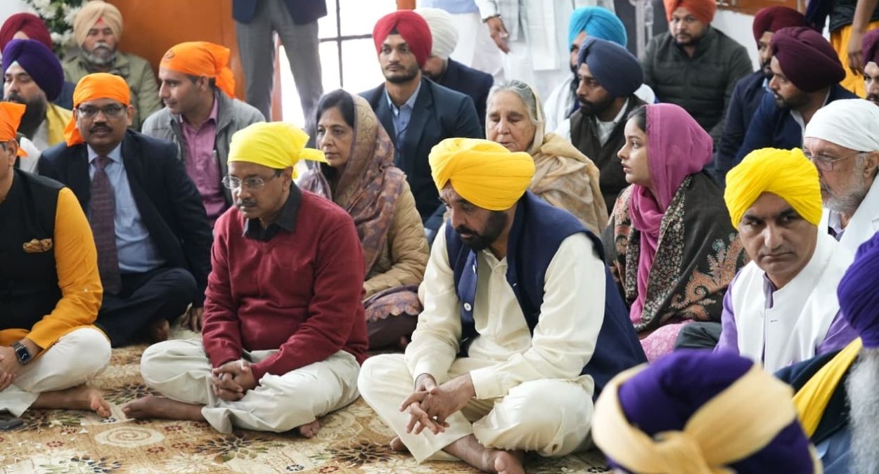 bhagwant mann arvind kejriwal pray for punjabs prosperity ardas in anandpur sahib on on the 350th martyrdom day of guru tegh bahadur