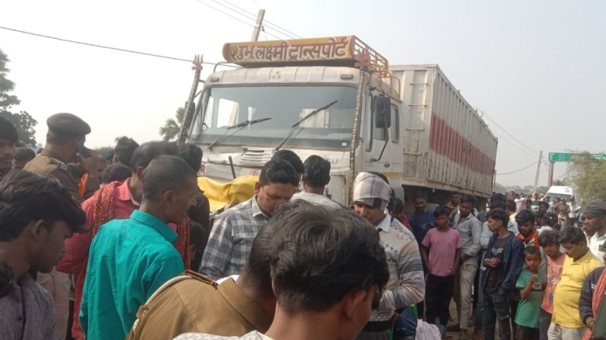 sheikhpura road accident five killed in autotruck collision