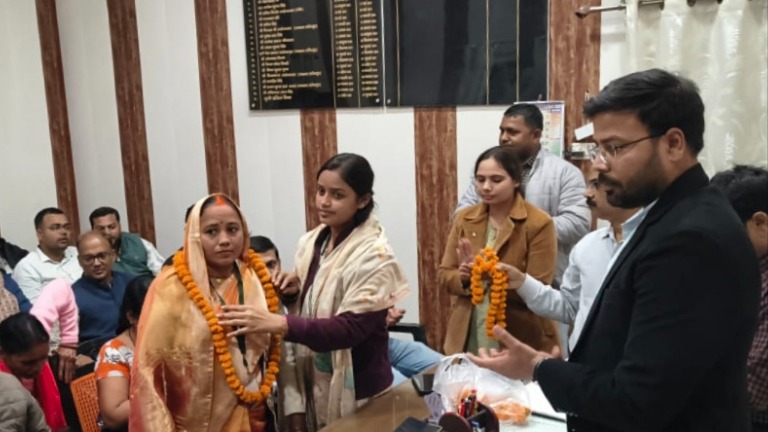 top 10 blos honored for outstanding work in sir sdm inspects booths