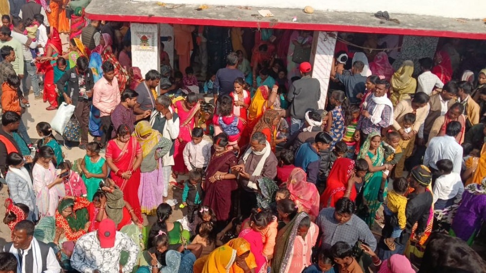 huge crowd at temples for shri ram vivah festival