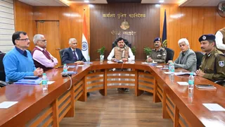 कानून-व्यवस्था की स्थिति को लेकर मुख्यमंत्री ने उच्चाधिकारियों संग बैठक की।