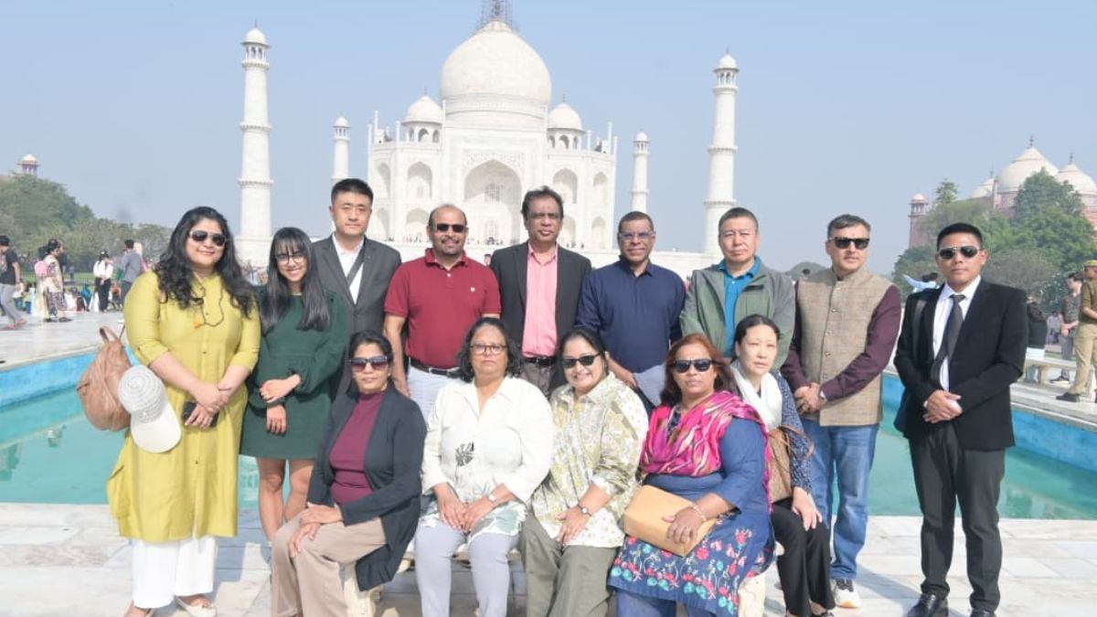 chief justice of different countries visited taj mahal