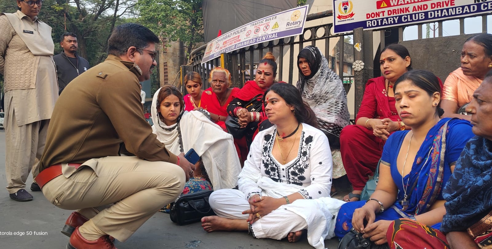 dhanbad kinnar clash violence erupts over territory dispute