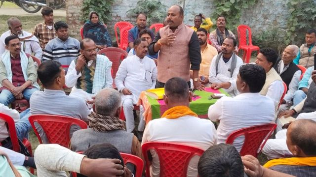 बेलदौर में महागठबंधन की समीक्षा बैठक: प्रत्याशियों ने ली हार की जिम्मेदारी, 10 हजार रुपए देकर वोट खरीदने का लगाया आरोप
