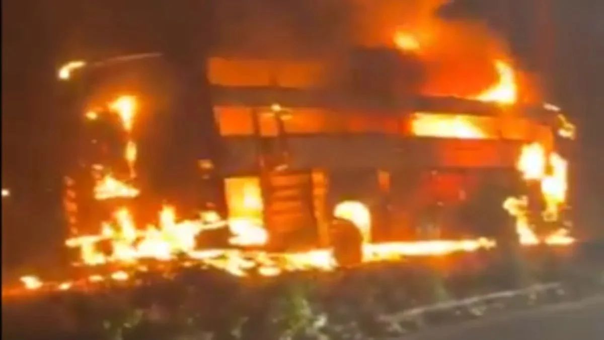 a video coach bus coming from gurugram to panna caught fire passengers narrowly escaped