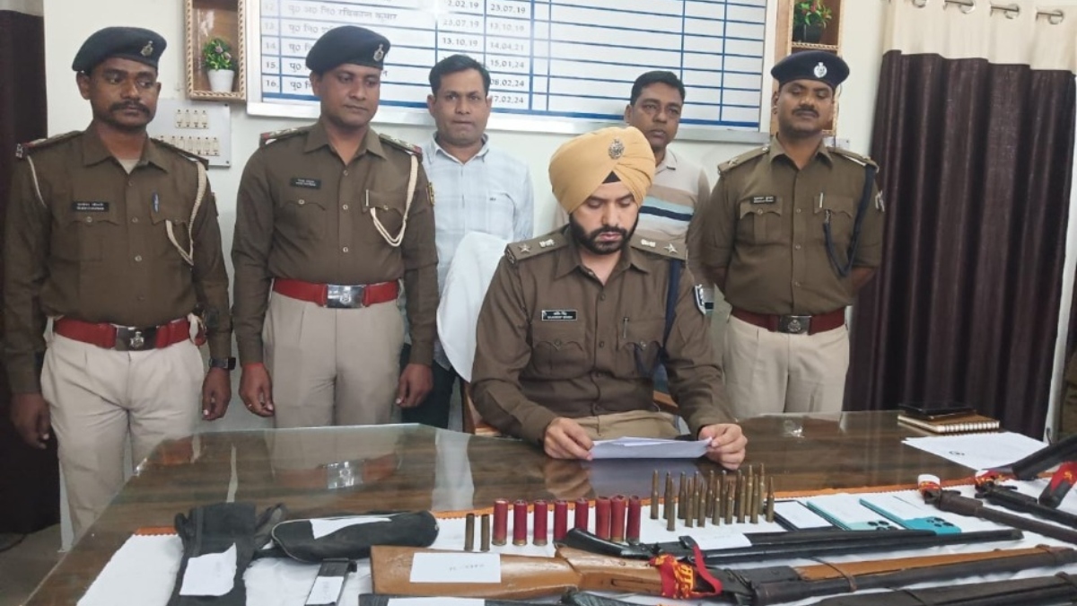 madhepura news arms smuggling gang busted 6 weapons seized