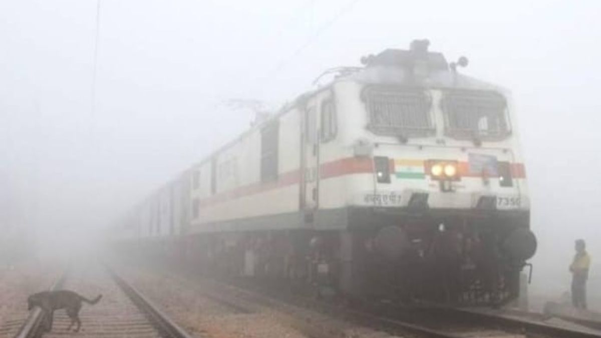 fogdisruptstrainsamritsarspecial15hourslatebareillyrailway