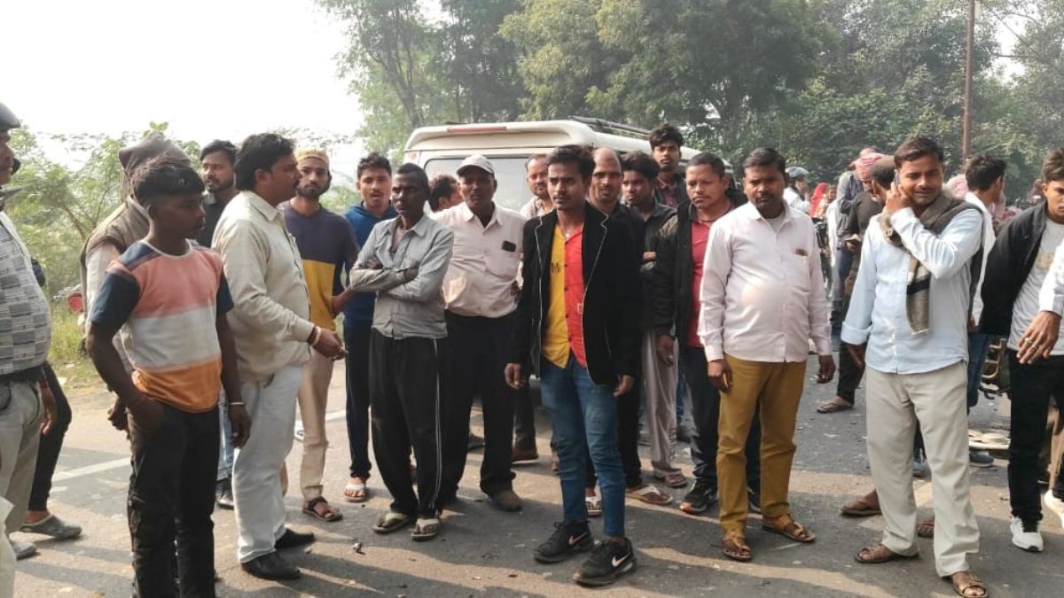 sultanpur news cow remains found in river hindu groups protest