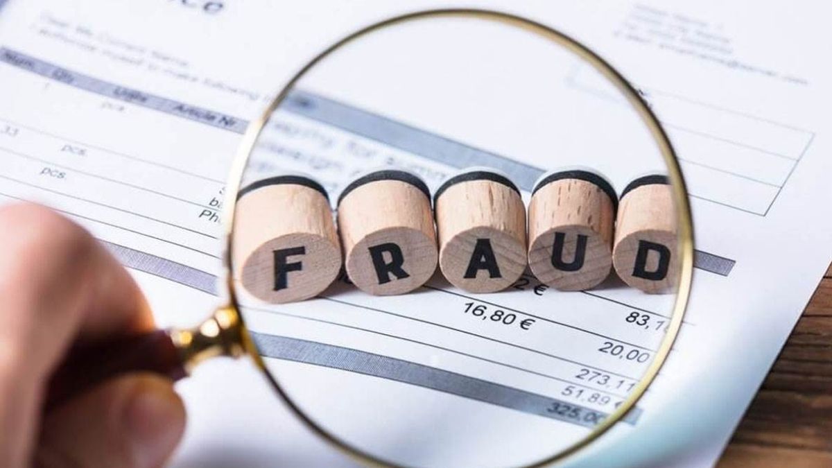 meerut school accountant embezzles lakhs 2256 lakhs fee fraud