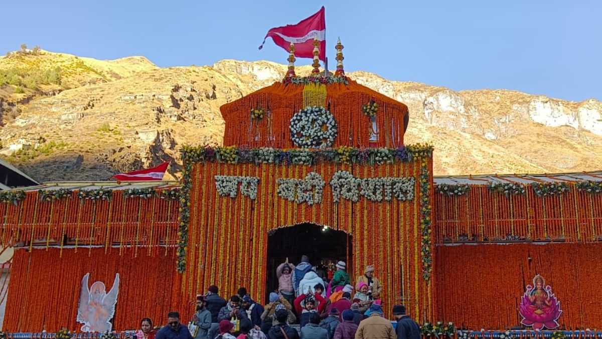 badrinath temple portals close for winter