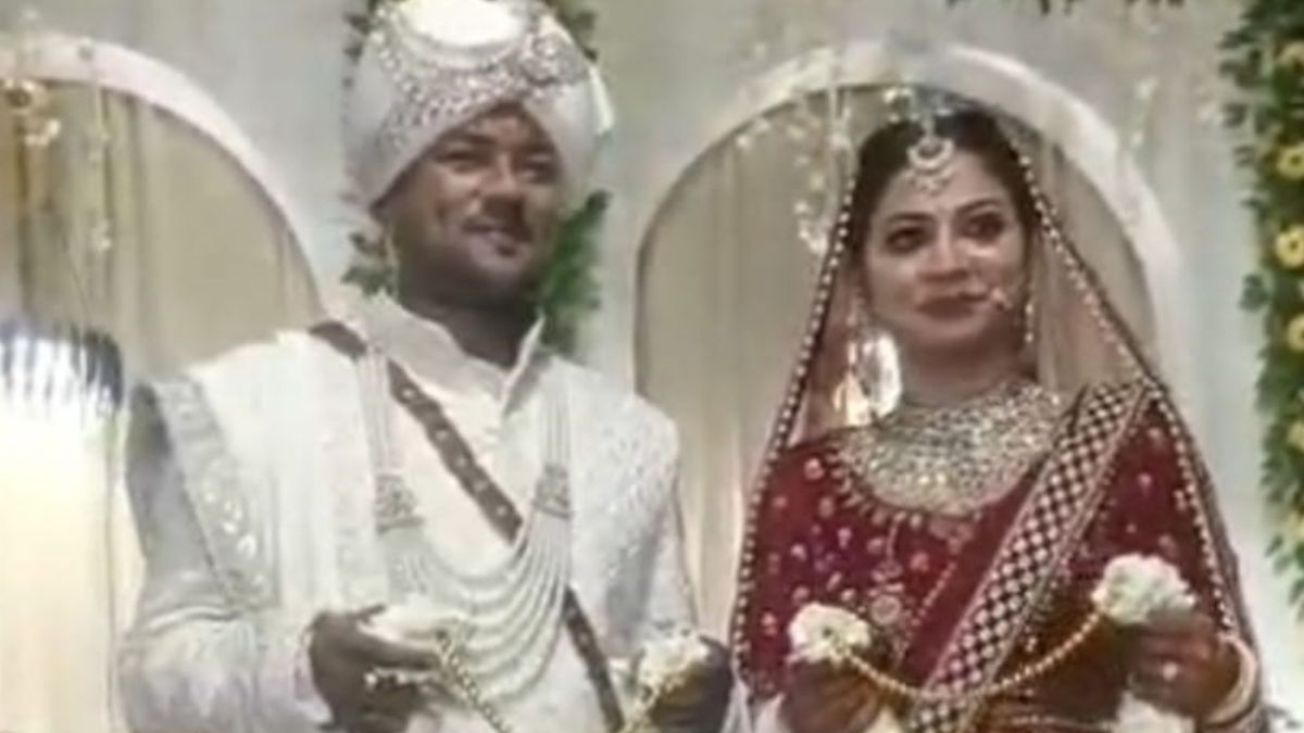 cag audit officer sets example simple wedding with one rupee