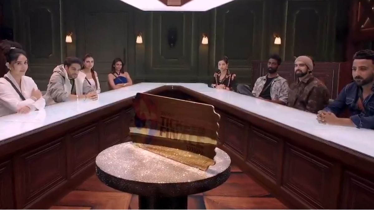 bigg boss 19 ticket to finale ashnoor kaur gaurav khanna pranit more and farrhana bhatt are contenders