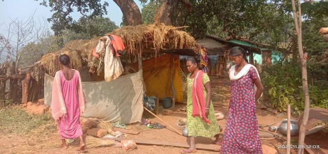 Novamundi में दोहरे हत्याकांड से दहला गांव, टांगी से गला रेतकर दंपति की हत्या
