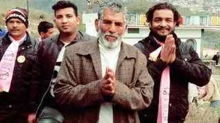 पूर्व कैबिनेट मंत्री दिवाकर भट्ट कार्यकर्ताओं के साथ: साभार इंटरनेट मीडिया