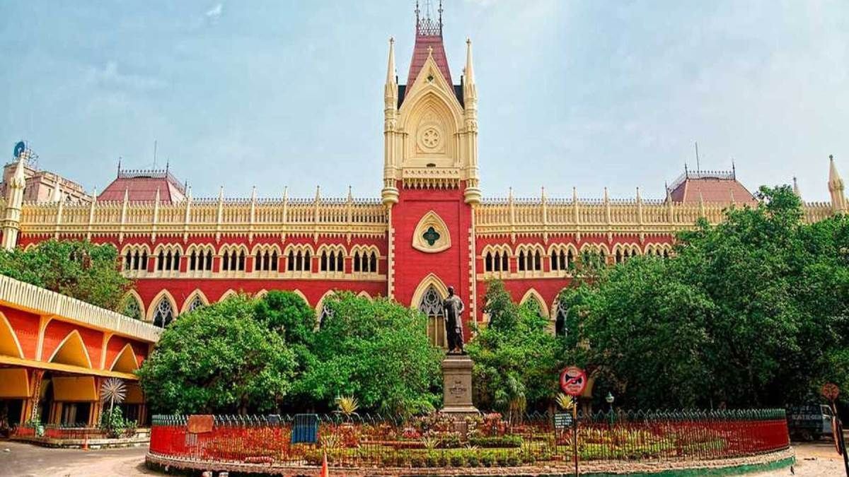 divorced daughter not entitled to family pension after fathers death calcutta high court