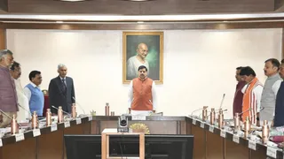 छोटे भाई अंकित शर्मा को उप निरीक्षक के पद पर अनुकंपा नियुक्ति का निर्णय