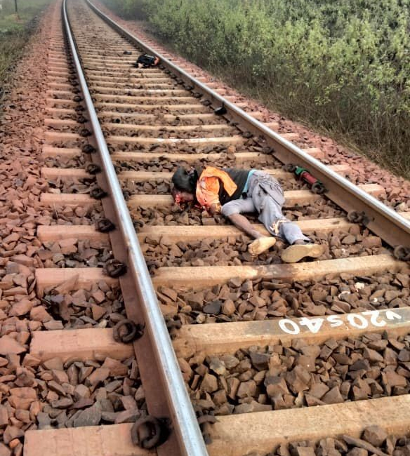 chakradharpur track maintainer dies during third line patrolling