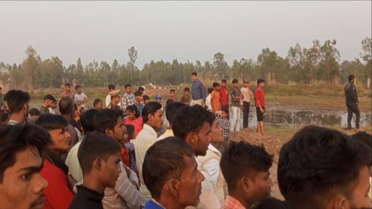 sitapur girls body found in field family alleges murder