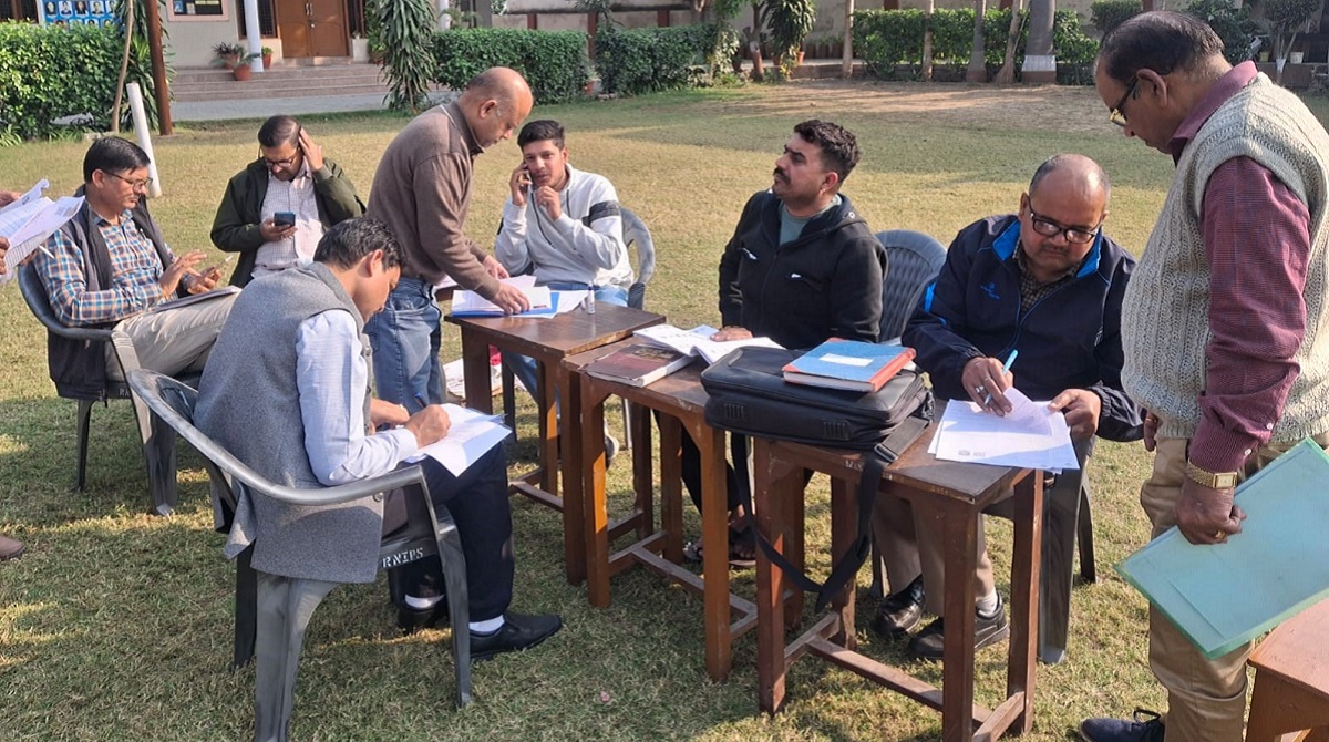 voter difficulties with calculation forms in meerut