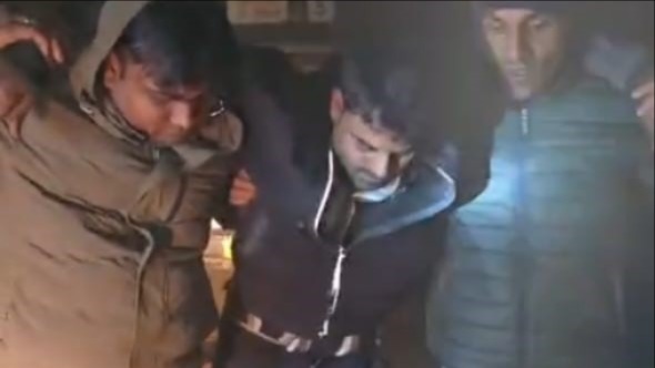 rampur encounter police clash with cow smugglers two injured