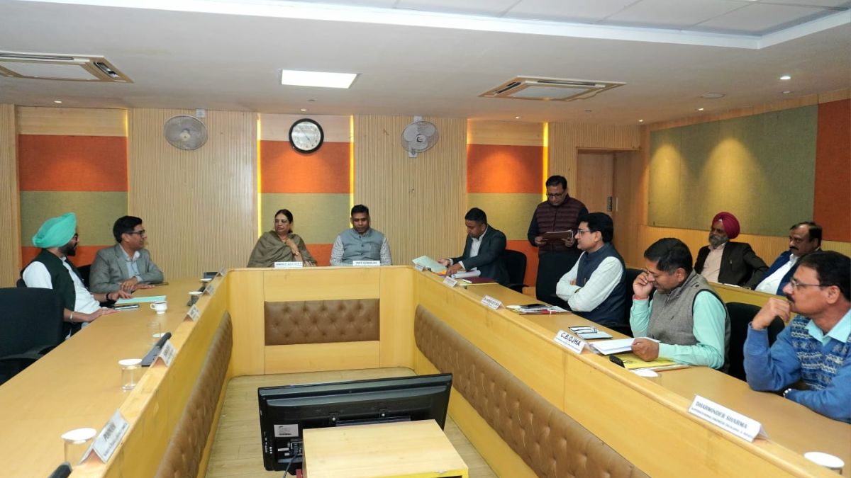 chandigarh vendors get final chance to renew vending licenses