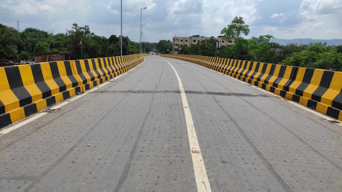 traffic diversion on gandak bridge city movement controlled for two days