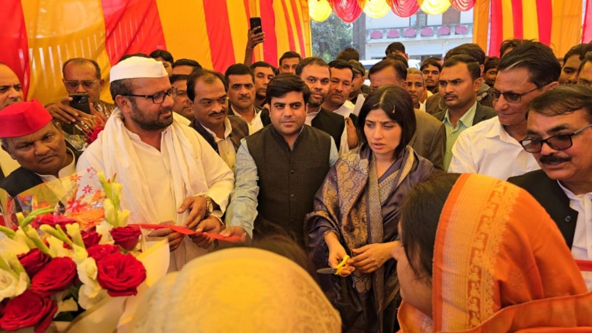 dimple yadav urges workers to take sir seriously voter list update