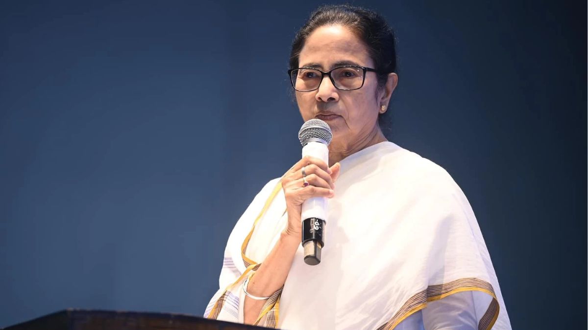 bjp attack on mamata banerjee says she talks of temple but her team of mosques
