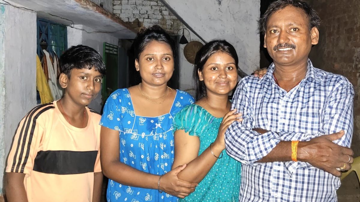 auto driver daughter reshama wins silver in hong kong returns to bokaro