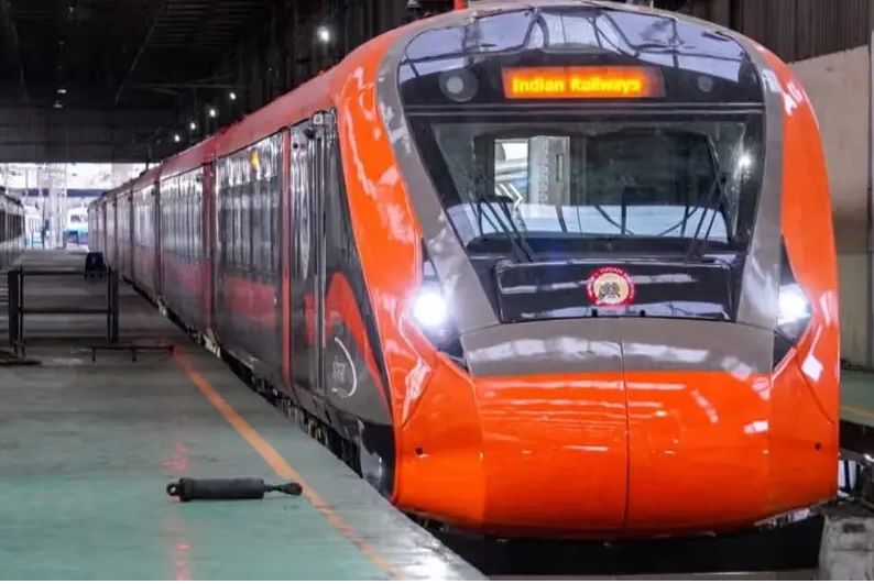 vande bharat boosts speed on delhihowrah corridor overtakes rajdhani