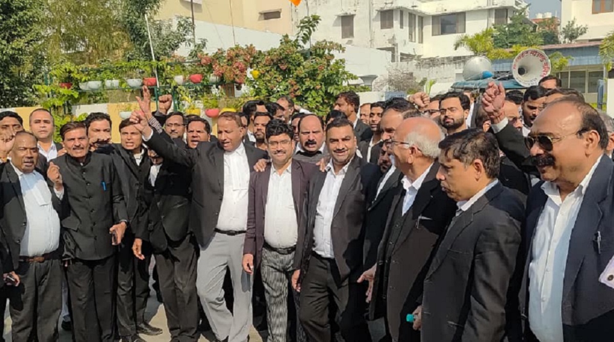 high court bench demand lawyers protest at mps residences in west up