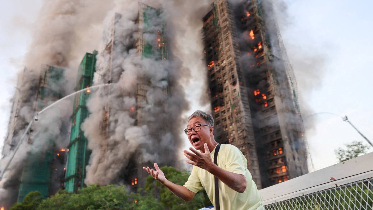 hong kong apartment fire 13 dead in highrise blaze
