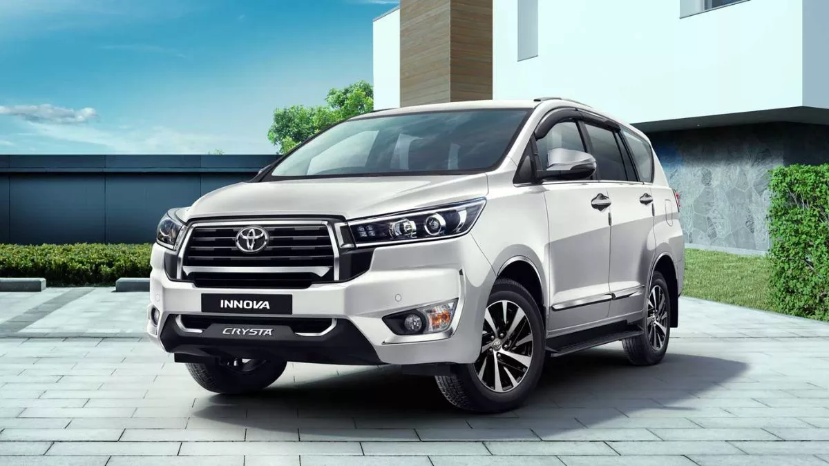 toyota innova base variant calculate monthly emi payments if down payment five lakh rupees