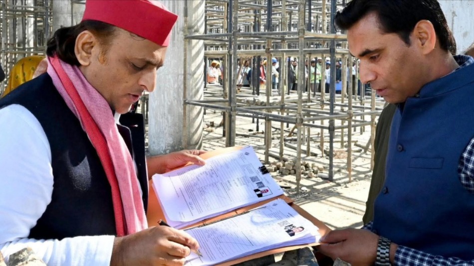 akhilesh yadav urges sir form updates in saifai samajwadi party