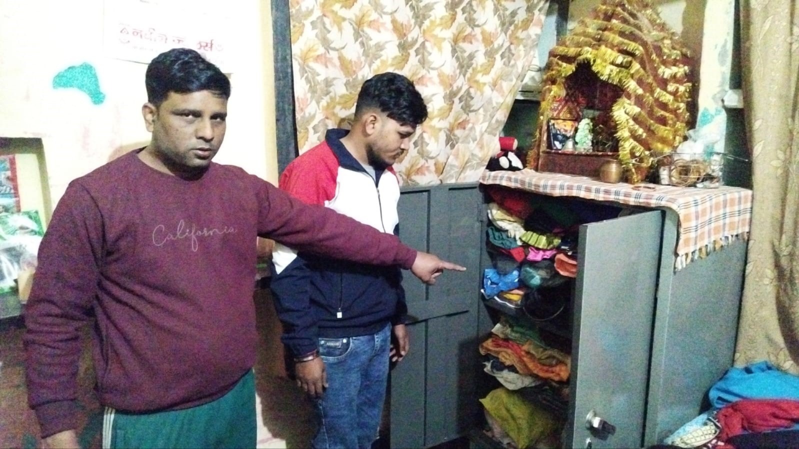 moradabad theft family at wedding thieves break in steal valuables