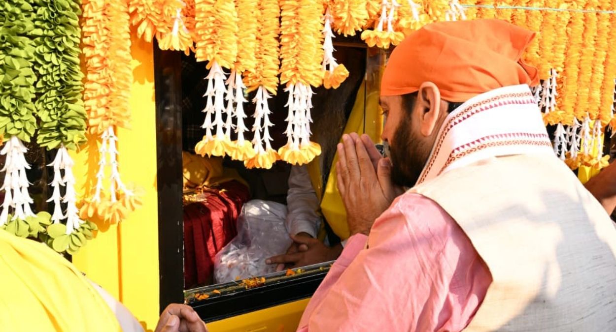 sheesh marg yatra haryana cm welcomes pilgrimage in chandigarh crpf gives guard of owner