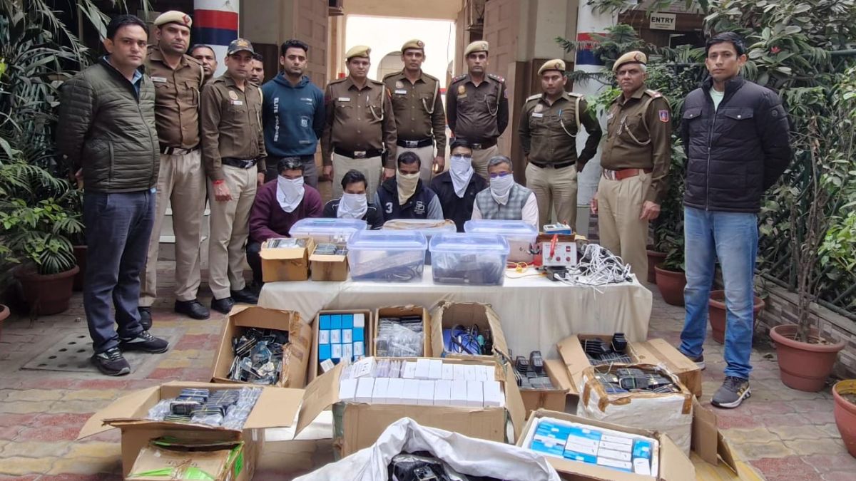 illegal mobile factory busted in delhis karol bagh five arrested