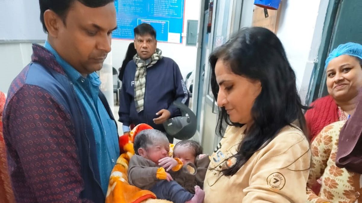 twin babies born via csection at muradnagar chc ghaziabad