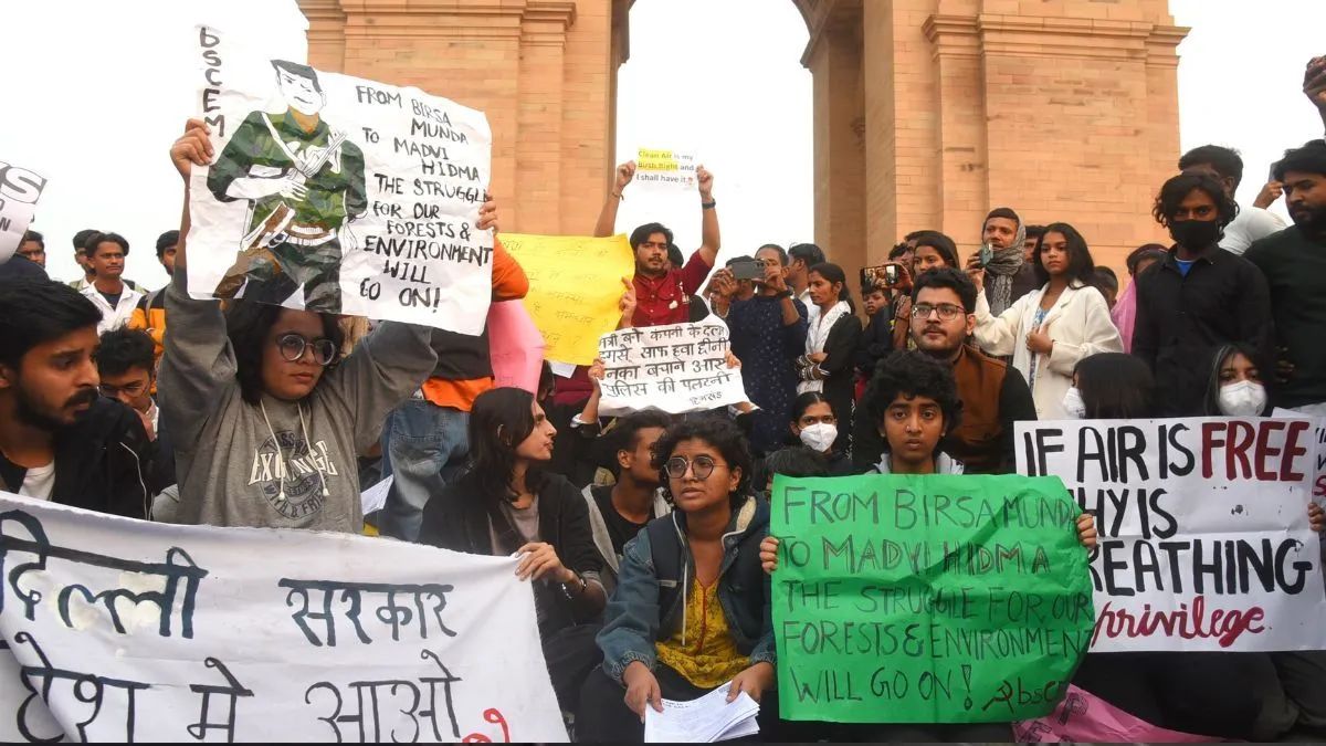 india gate protest case court remands six accused to police custody