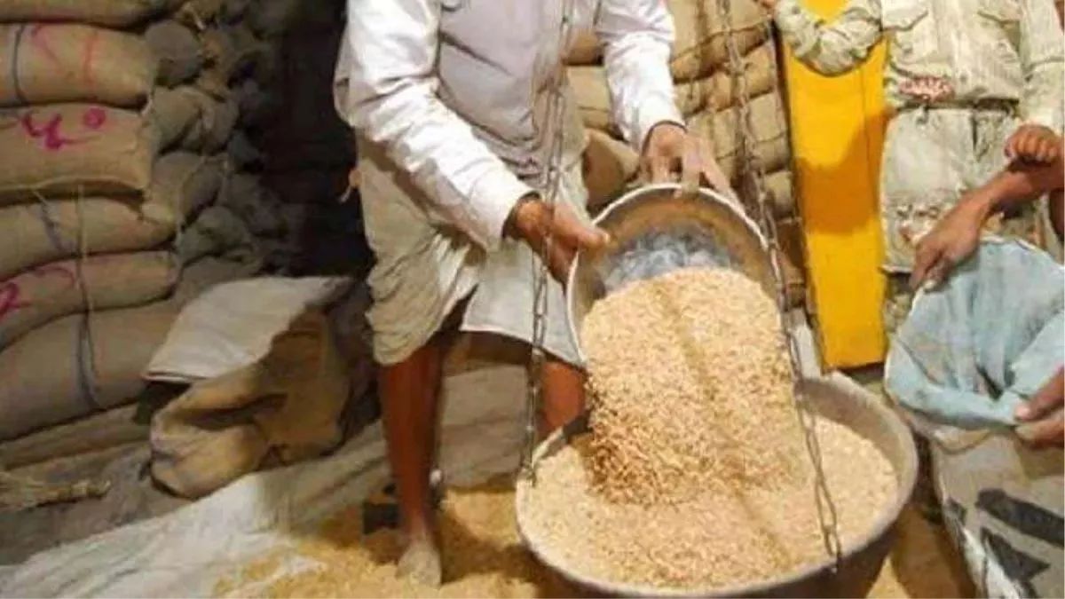 pakadiyal sdo asked ineligible beneficiaries to submit their ration cards bihar news