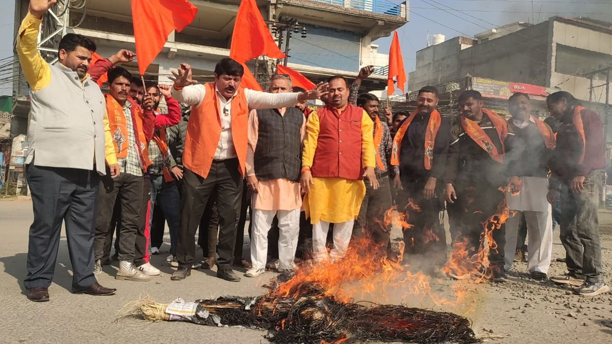 shiv sena demands death penalty for delhi bomb blast accused