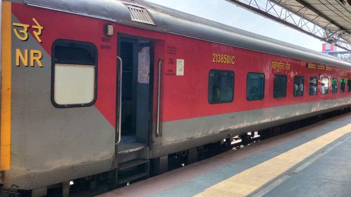 siwan train delays cold weather impacts train speeds