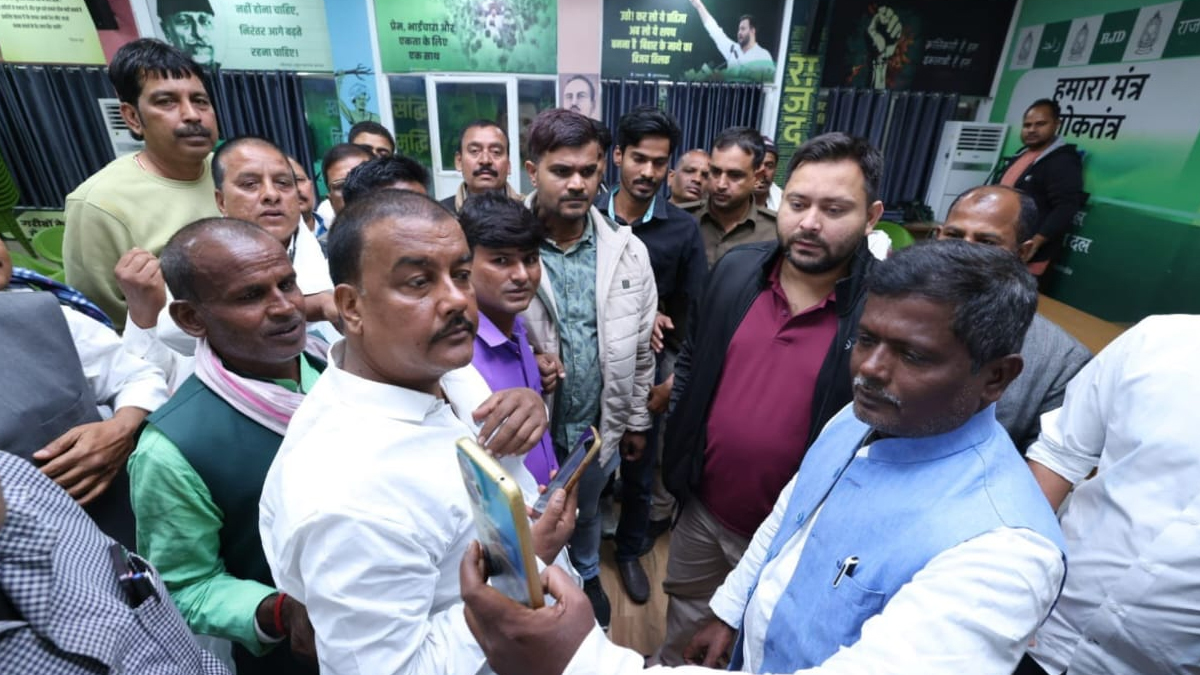 tejashwi yadav spotted at patna airport amid rabri residence controversy