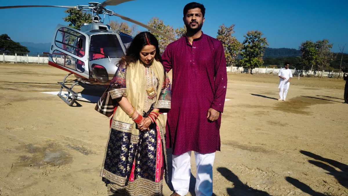 bride bids farewell in ramnagar on helicopter