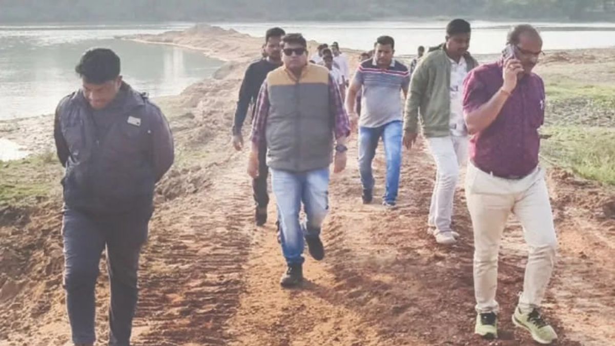 tehsildar attacked during illegal sand seizure in mayurbhanj 3 arrested